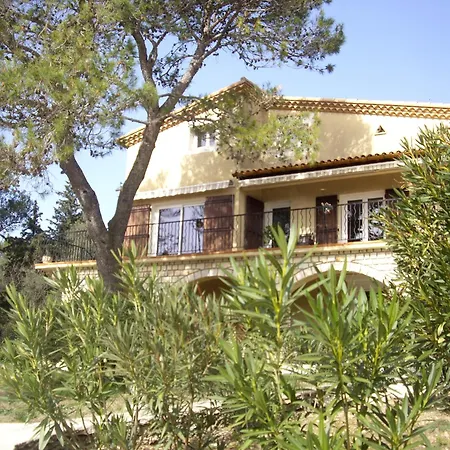 Holiday home Les Du Mas Des Cigales *