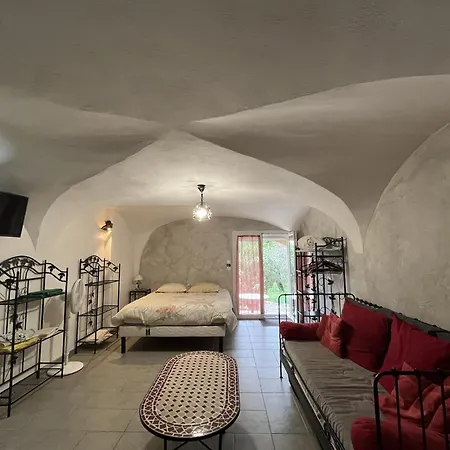 Holiday home Les Du Mas Des Cigales