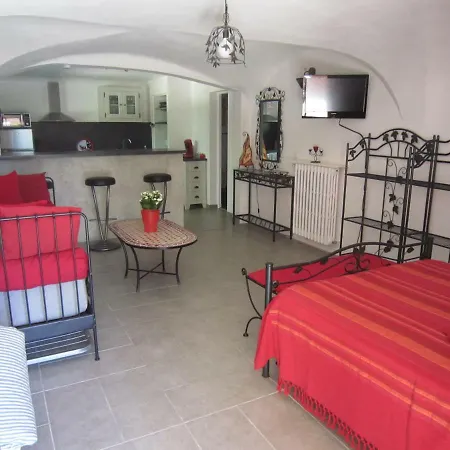 Les Du Mas Des Cigales Feriehus