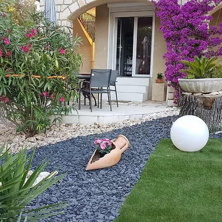 Les Du Mas Des Cigales Holiday home Nimes
